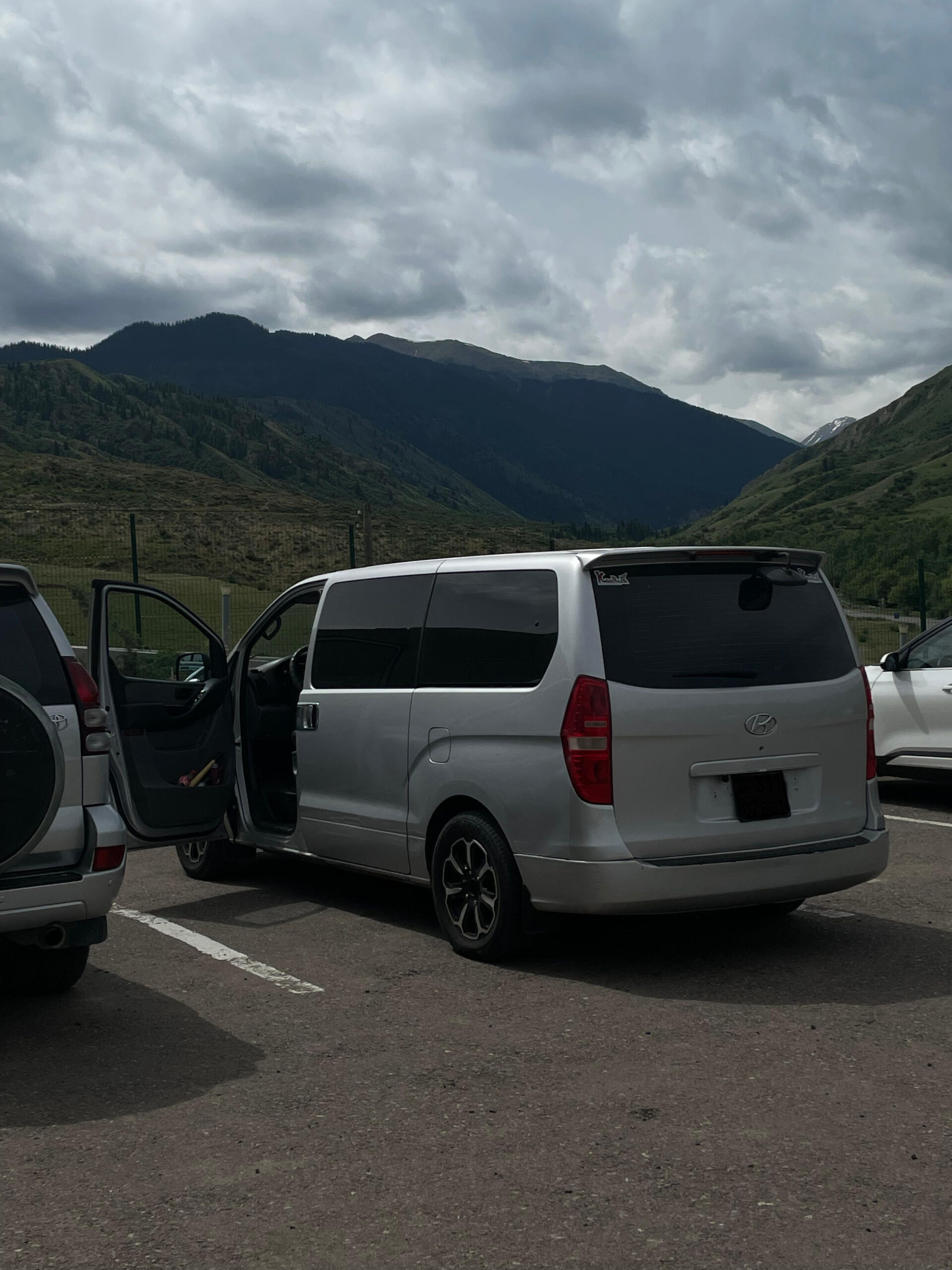 Минивэн Grande Travel снаружи